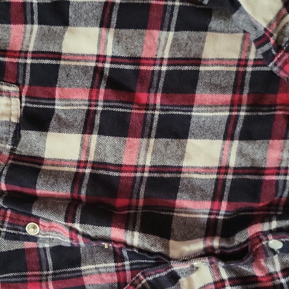 Wetseal top - Picture 2 of 7